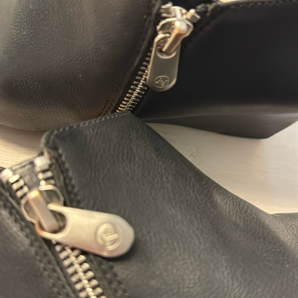 Adrienne Vittadini booties - Picture 7 of 7